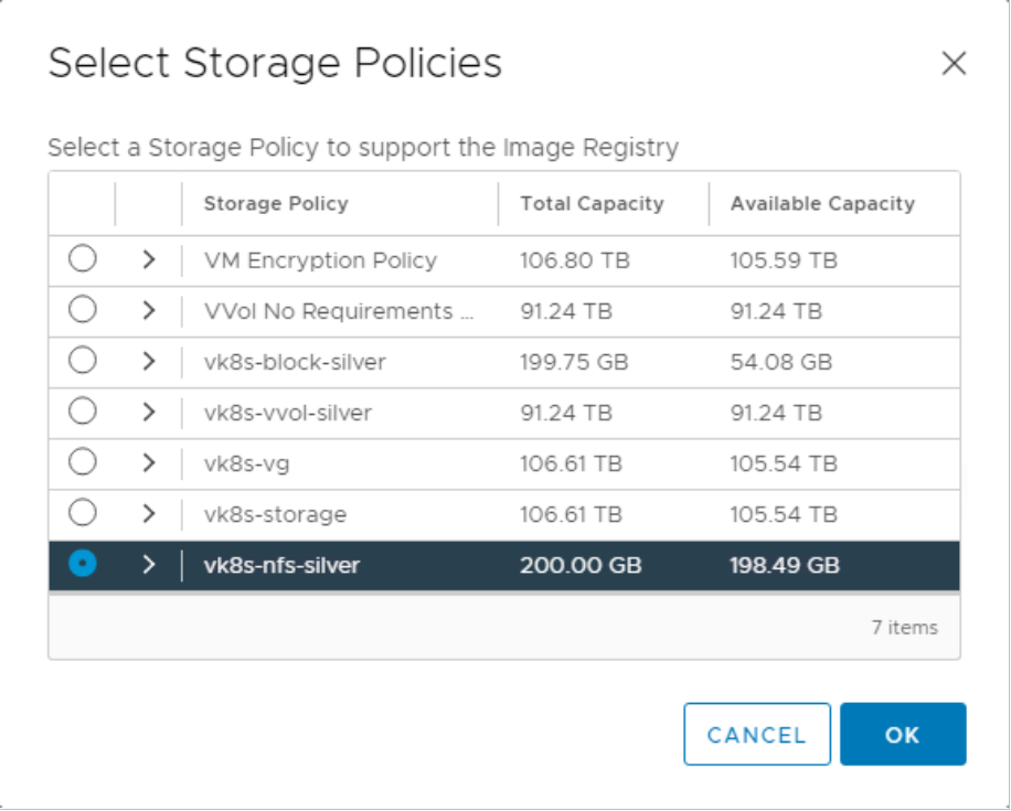 vSphere Client selecting a storage policy